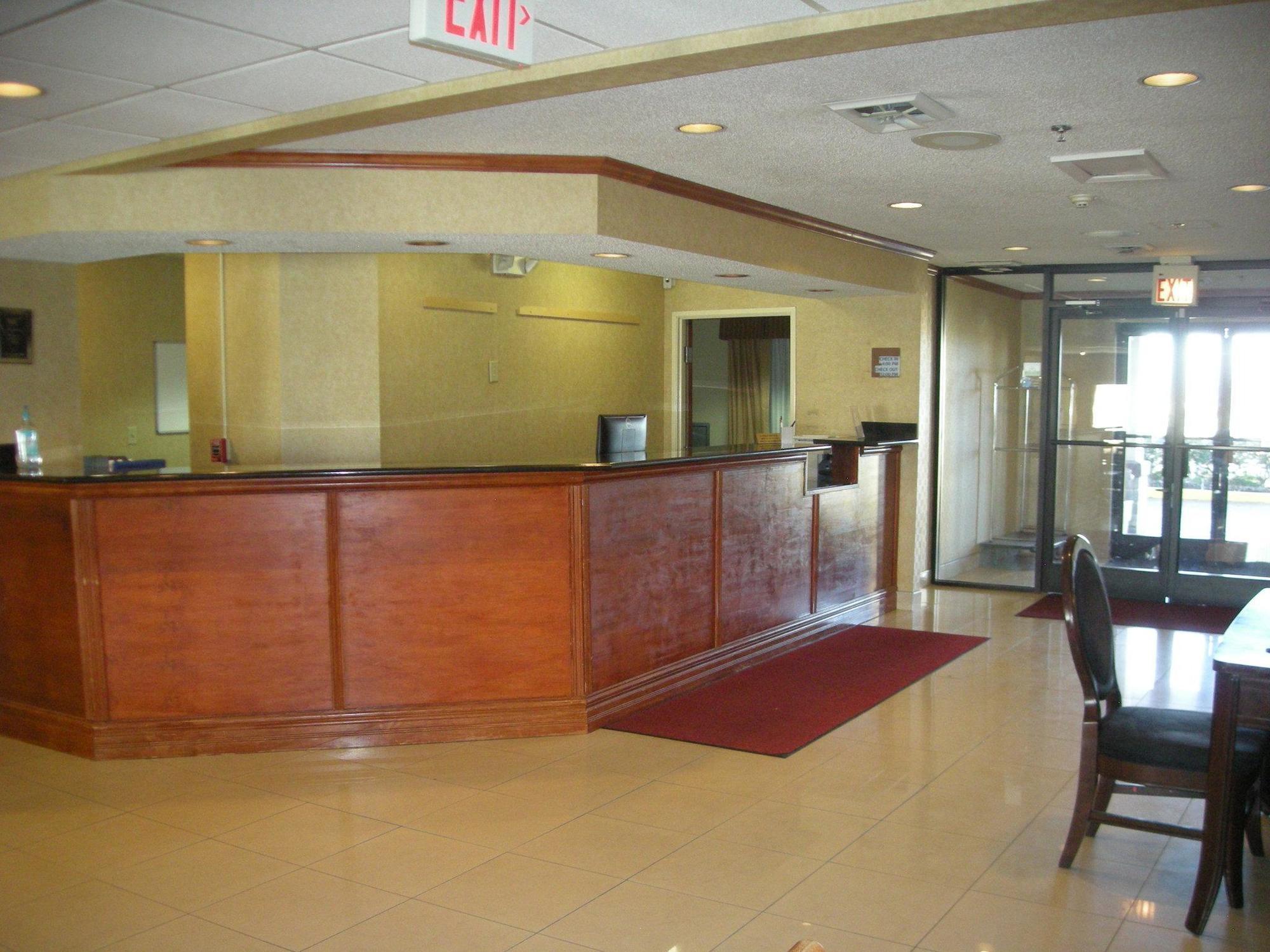 Red Roof Inn Evansville Stacer Экстерьер фото