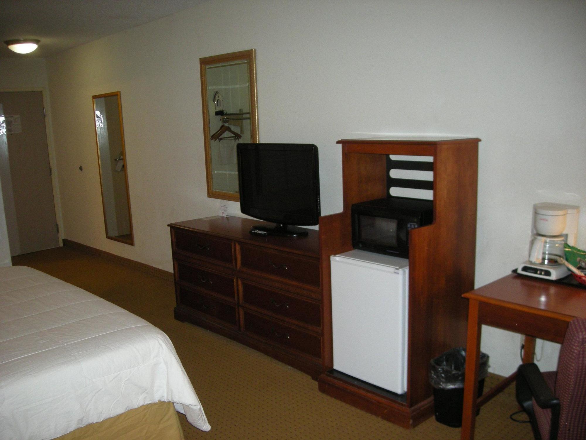Red Roof Inn Evansville Stacer Экстерьер фото