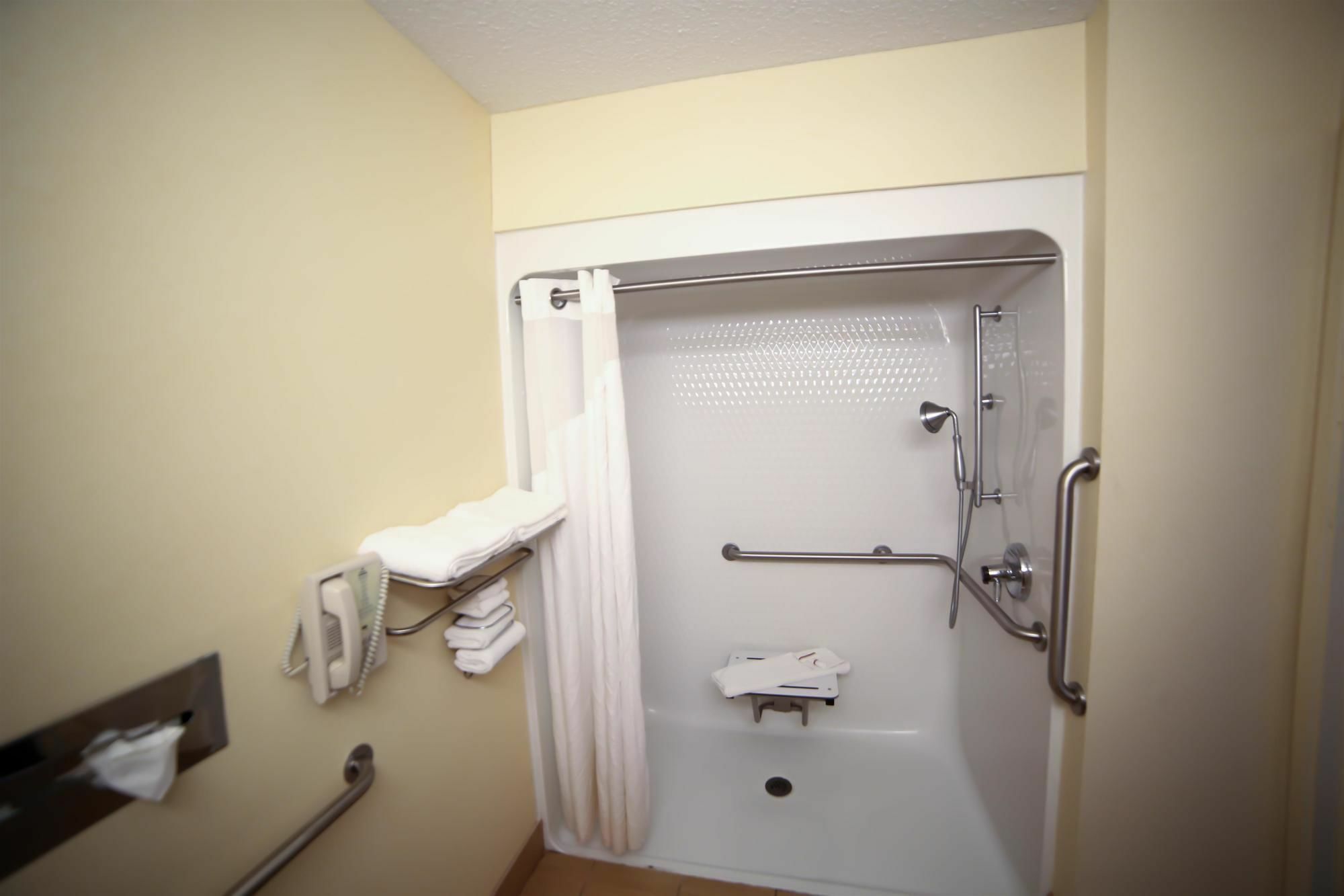Red Roof Inn Evansville Stacer Экстерьер фото